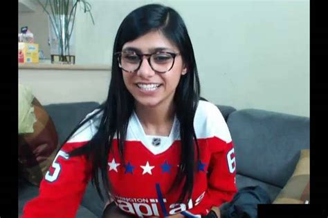 mia khalifa masturbazione|Mia Khalifa Solo Masturbation Porn Videos 